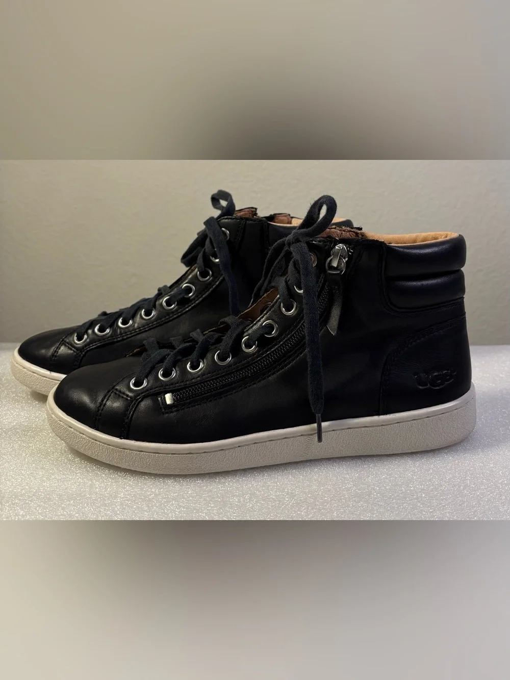 UGG Black Leather High Top Sneakers Size 7 Side Zip Lace Up